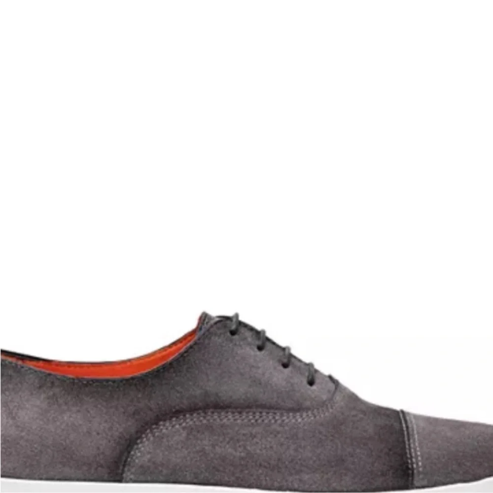 Men’s Santoni cap to lace up Oxford size 10.5 US. Made in Italy.